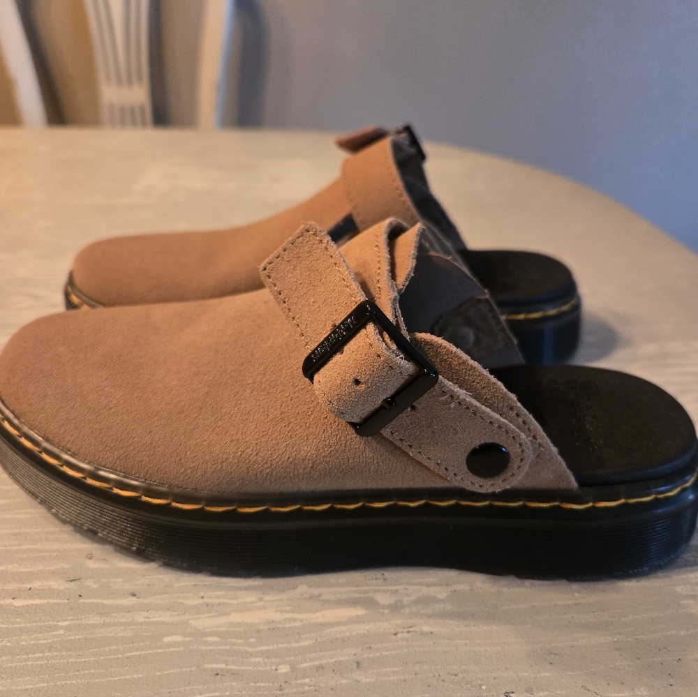 Tan Suede Slip-On Clogs Dr Martens Carlson Docs DM's Womens 7 New